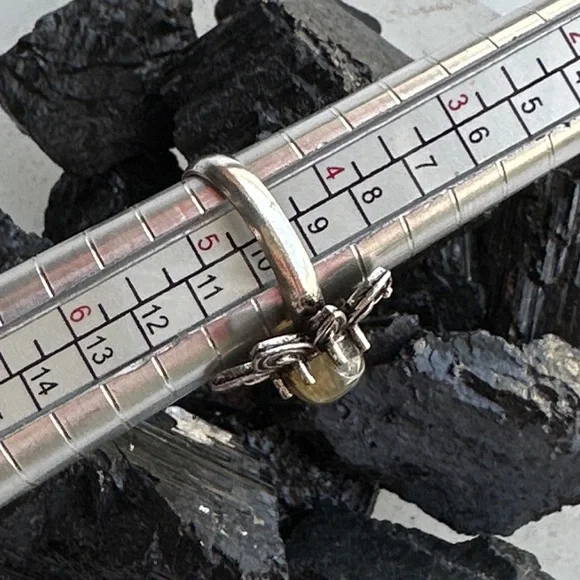 Rainbow Labradorite drop sterling silver statement gem ring/tip ring - Picture 6 of 6